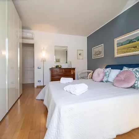 Garden Terrace Luxury Flat In Center Town